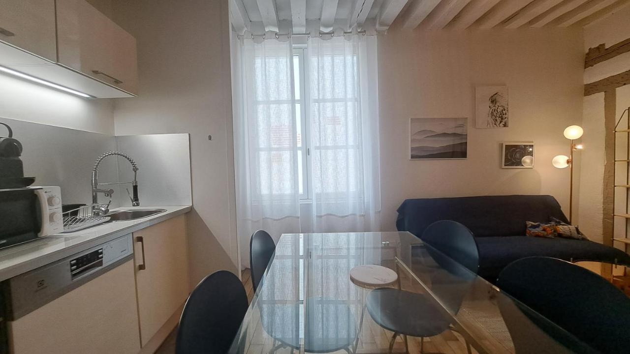 Appartement Centre Vieux Tours Dans Immeuble Historique 3P Exterior photo